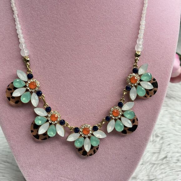 Plunder Design Trend Jewelry September Leopard Print Crystal Beaded Necklace - Picture 6 of 8